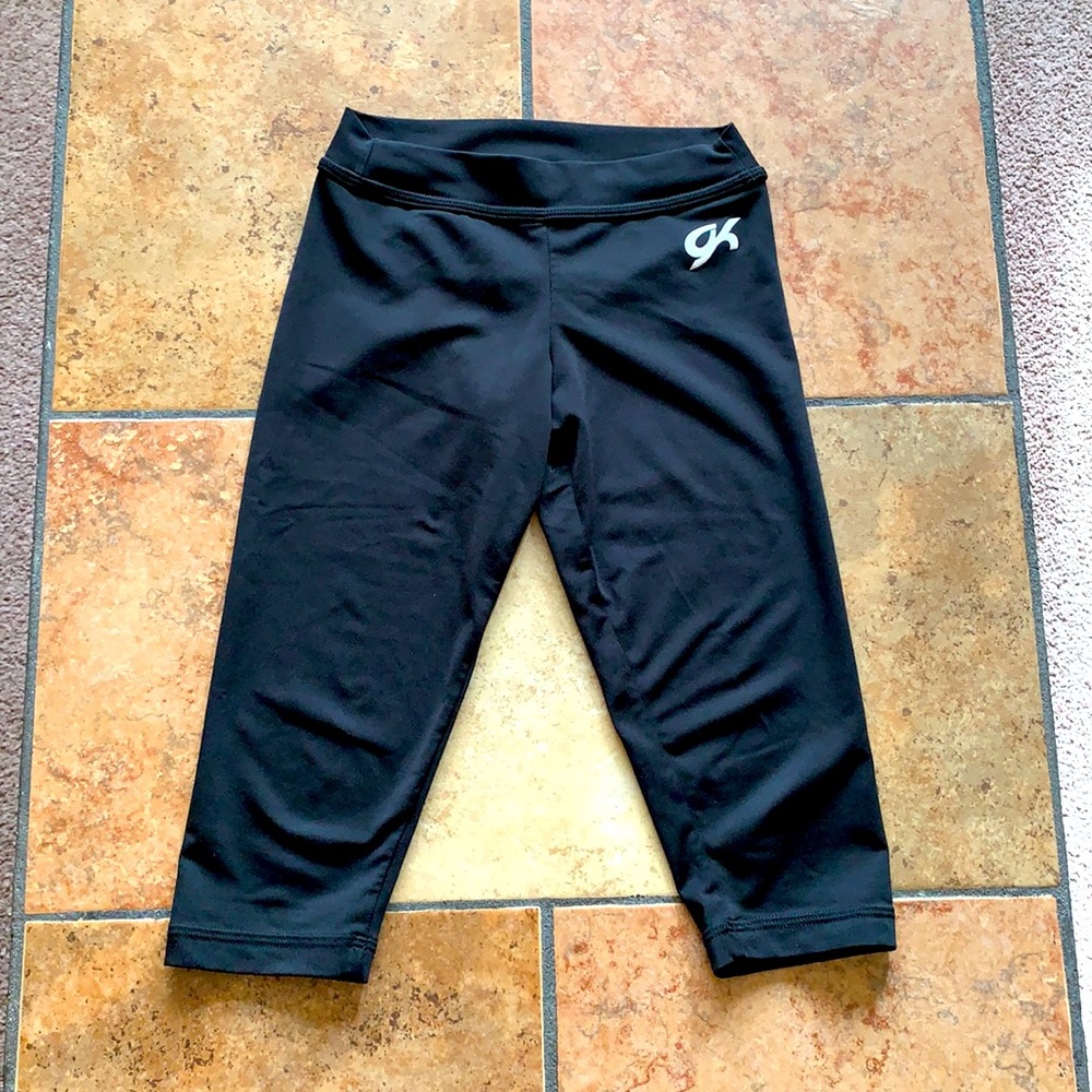 GK ELITE Girls Black Capri Leggings (Y Medium)